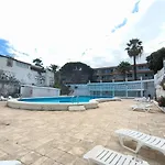 Apartamento & Peaceful Garden - 1 Bed With Swimming Pool