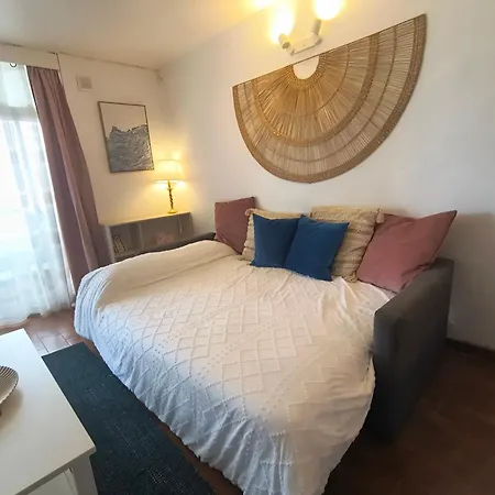 & Peaceful Garden - 1 Bed With Swimming Pool 公寓