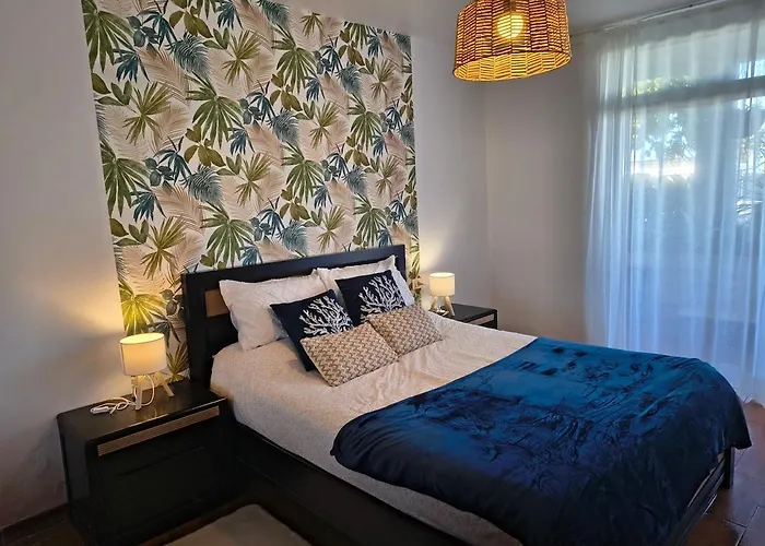 & Peaceful Garden - 1 Bed With Swimming Pool 公寓 *