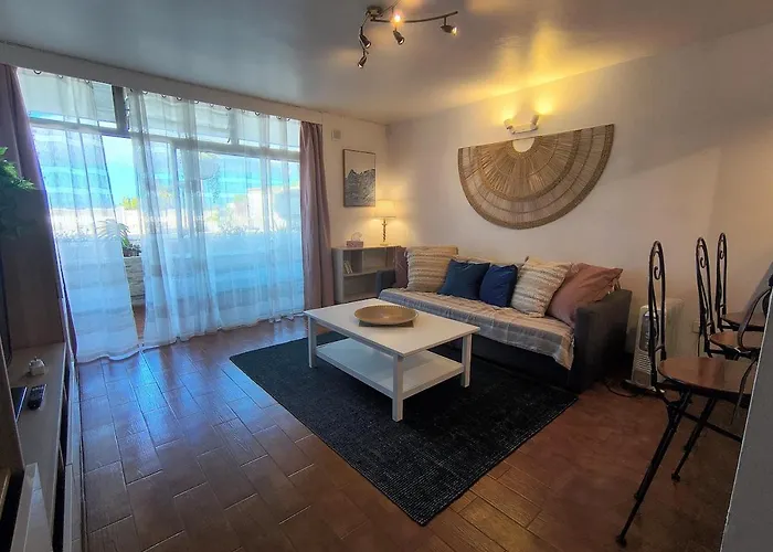 & Peaceful Garden - 1 Bed With Swimming Pool 公寓