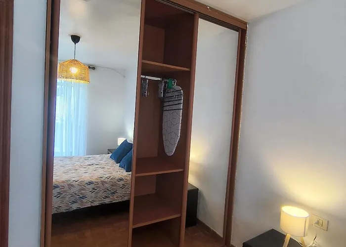 & Peaceful Garden - 1 Bed With Swimming Pool 拉克鲁斯