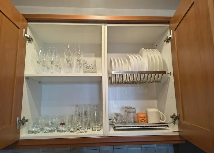 & Peaceful Garden - 1 Bed With Swimming Pool *